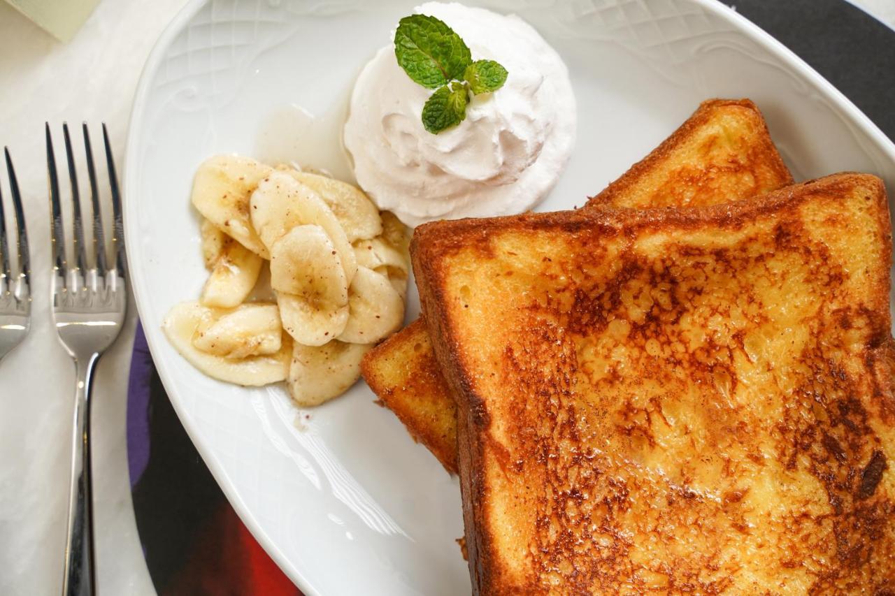Ambiance Boutique Art Hotel Lahore Eksteriør bilde French toast with bananas