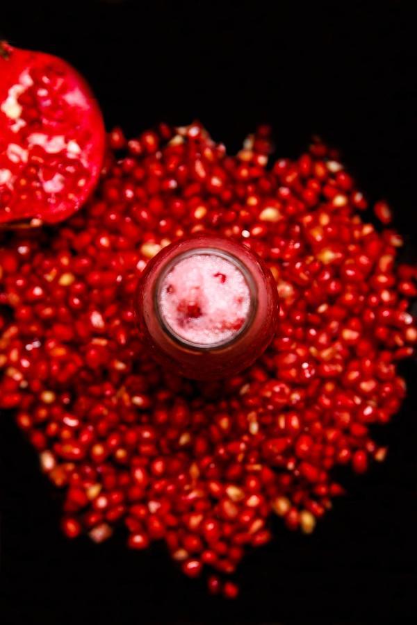 Ambiance Boutique Art Hotel Lahore Eksteriør bilde A bottle of cranberry juice