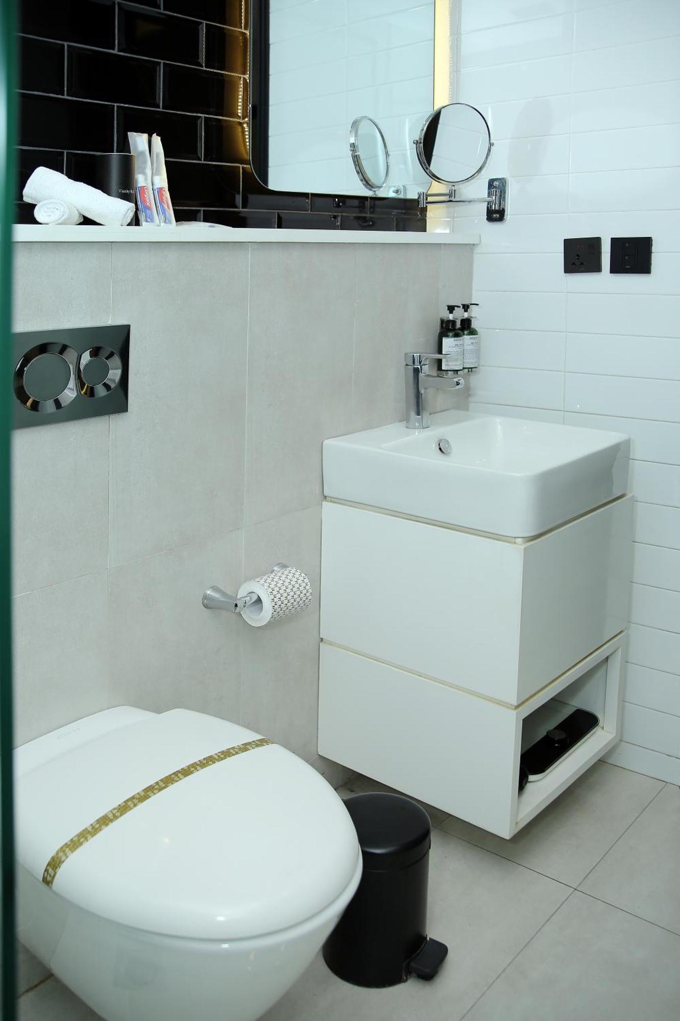 Ambiance Boutique Art Hotel Lahore Rom bilde A modern bathroom