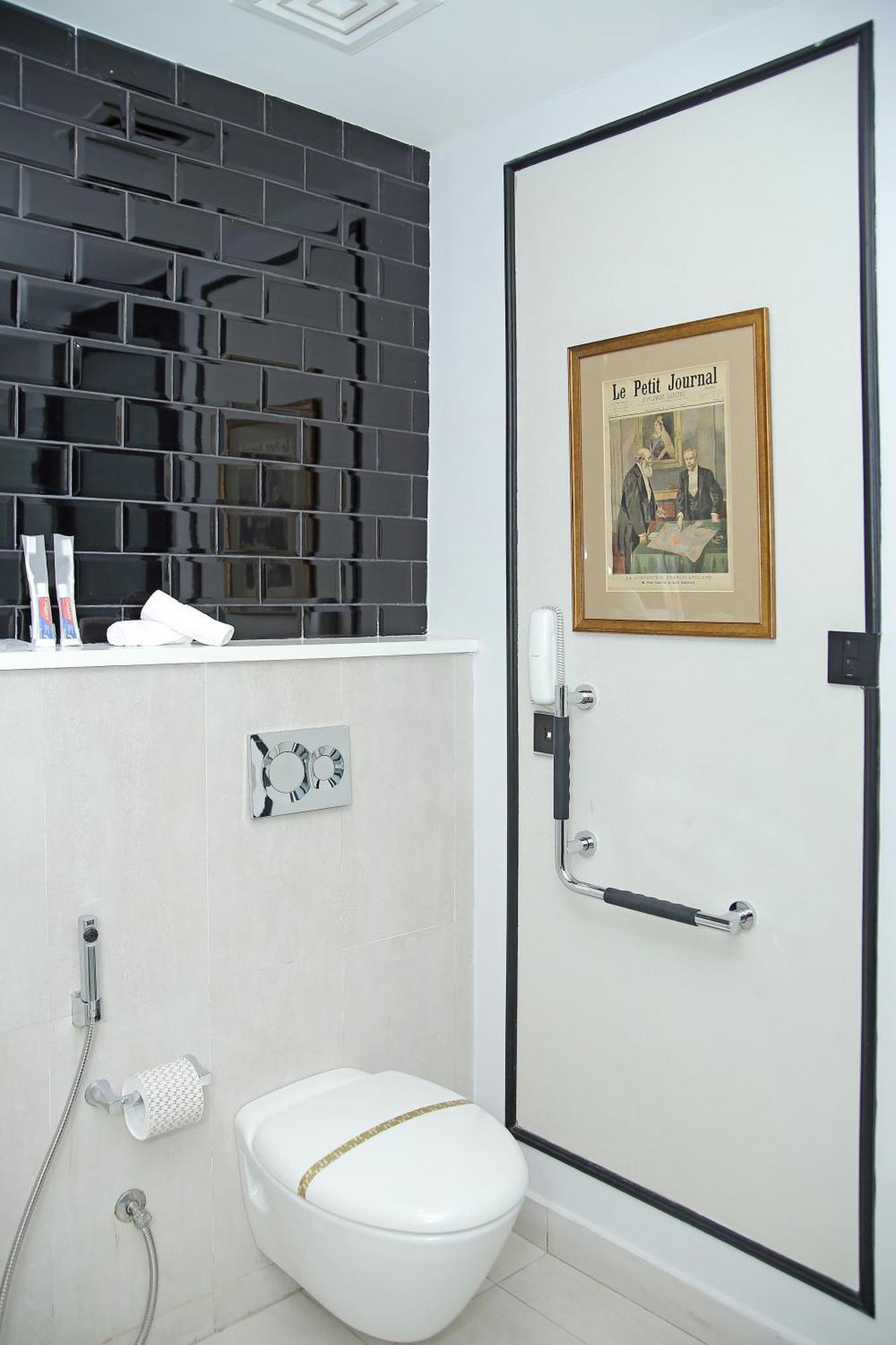Ambiance Boutique Art Hotel Lahore Rom bilde A concealed shower valve